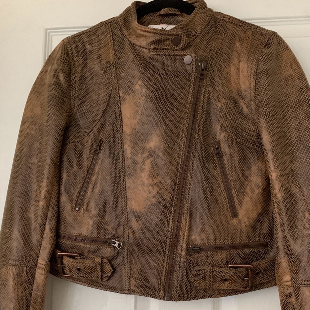 WE THE FREE PEOPLE, PRETTY IN PYTHON WOMAN’S VEGAN LEATHER MOTO JACKET. NWT